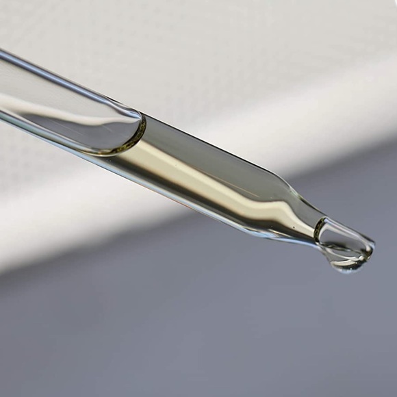 Cremo Citrus Mint Leaf Revitalizing Beard Oil - Picture 5 of 7